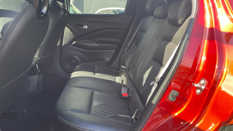 Nissan Juke 1.0 DiG-T Tekna 5dr DCT Petrol Hatchback